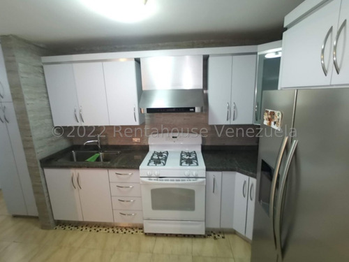 Imagen 2 de 19 de Espacioso Apartamento En Venta El Marques 22-8535