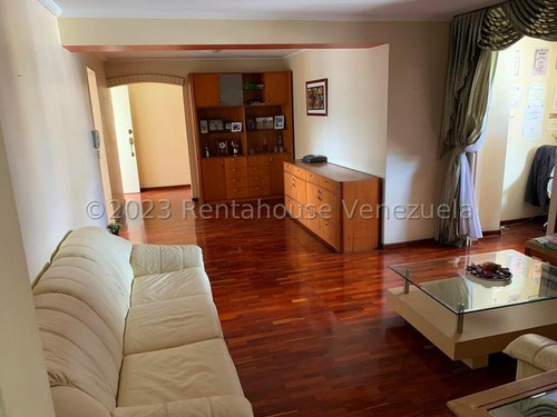 Vendo Cómodo Apartamento Los Palos Grandes !! Con Absolutamente Todo Cerca !! Oportunidad....!!