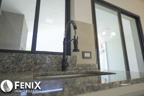 Cfa193 - Duplex En Alquiler - Av. Ituzaingó Y Areco