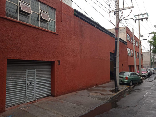Bodega Comercial Sobre Av. Oceanía