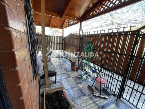 Casa En Venta De 6 Dorm. En Maipú