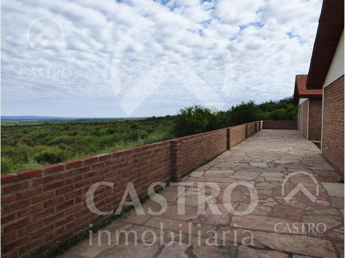 Hotel En Venta - Carpintería, San Luis