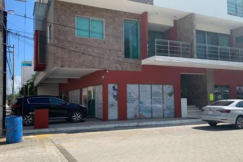 Local Comercial En Renta En Esquina, En Zona Turística De Alto Crecimiento En Playa Del Carmen, ...