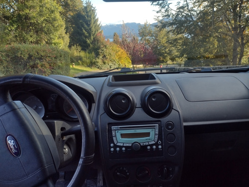 Ford Fiesta 1.6 Ambiente Mp3