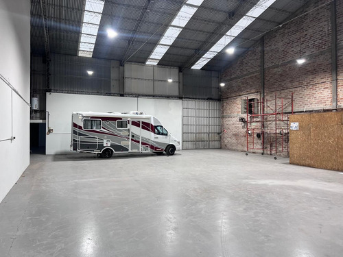 Galpon 560 M2 - Ofi 156 M2 - Estacionamiento - Cipolletti