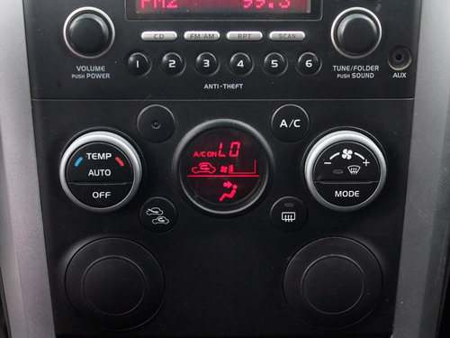 Imagen 14 de 20 de Suzuki Grand Nomade Glx Sport 2.4 Mt 2015