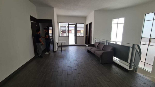 Terreno Con Uso De Suelo Z En Del Valle Centro