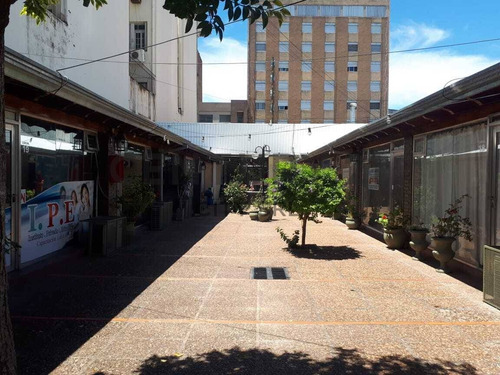Imagen 9 de 12 de Galería De Locales En Santa Fe.