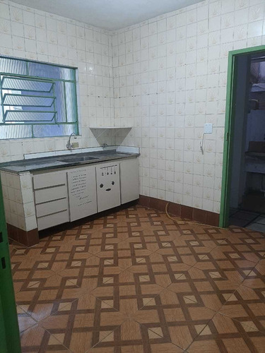 Imagem 2 de 9 de Casa 4 Cômodos Com Garagem