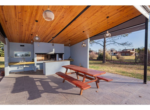 Imagen 5 de 30 de Importante Parcela · 1.7 Ha · Casa · Quincho · Pileta