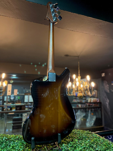 Baixo 4 Cordas Studebaker Weasel Short Scale Sunburst