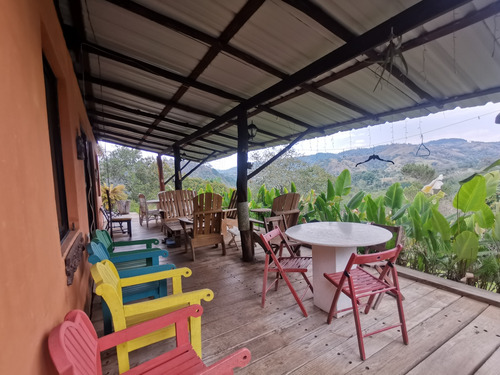Acogedora Villa En El Balcón, Jarabacoa, 4530 M2 De Terreno