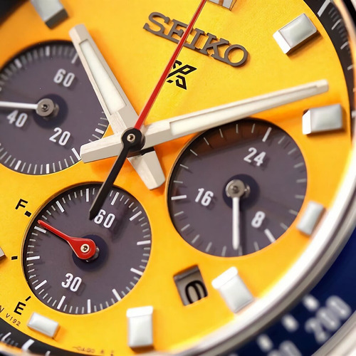 Reloj Seiko Ssc947p1 Hombre Acero Sumergible Malla Plateado Bisel Azul/rojo Fondo Dorado