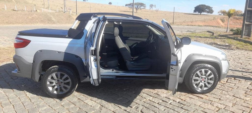 Imagem 4 de 7 de Fiat Strada Adventure 1.8/ 1.8 Locker Flex Cd