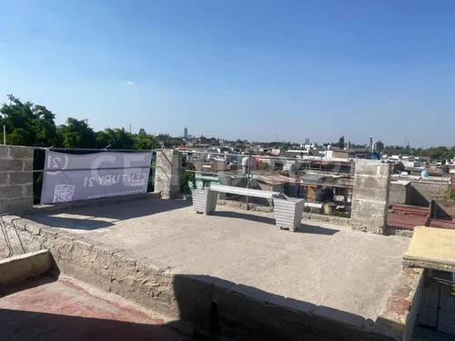 Casa En Venta Con Locales, Col. Lomas De Polanco, Guadalajara, Jalisco.