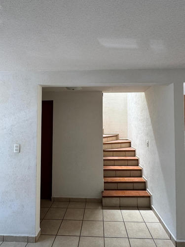 Casa En Renta Chulavista Iii, Queretaro. 3 Rec, 3 Baños, Privada Con Alberca
