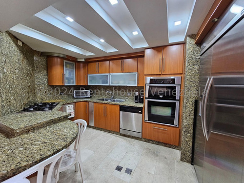 Hermoso Penthouse En Venta De 2 Niveles, En Zona Norte De Nuestra Ciudad Jardín Urb.san Isidro 24-19246 Ecir
