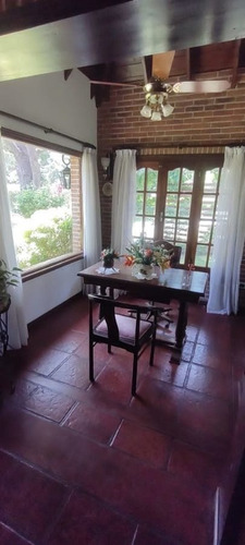 Imagen 11 de 21 de Casa En Venta De 4 Dormitorios C/ Cochera En Centro