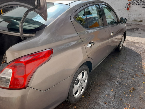 Imagen 8 de 11 de Nissan Versa 2016