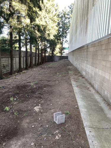 Imagen 4 de 10 de Depósito - Garin