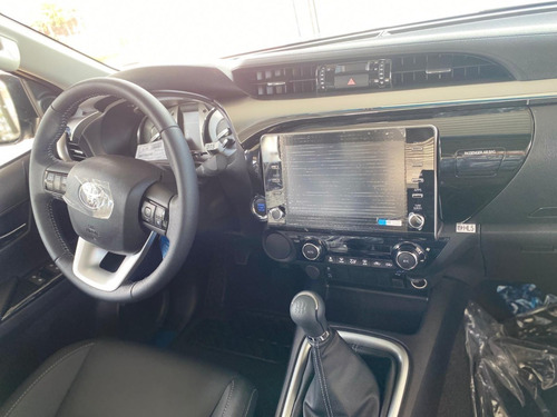 Toyota Hilux Srv 4x2 Nafta 2021