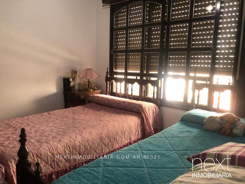 Amplia Casa En Rosario Con Espacio Para Tu Negocio Y Un Departamento Para Alquilar