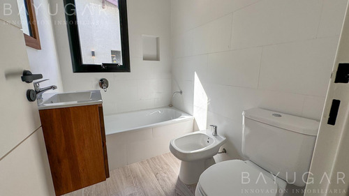 Venta Casa - Barrio Privado Santa Emilia / Pilar Del Este