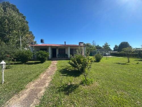 Venta De Casa En Salto - Zona Dayman- Gran Terreno.