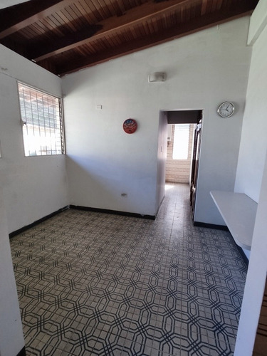 Imagen 3 de 10 de Gran Casa Para Uso Comercial