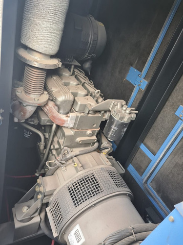 Imagem 9 de 14 de Ford Cargo 1317 4x2 Ano 2004 Gerador 150 Kva Ano 2014