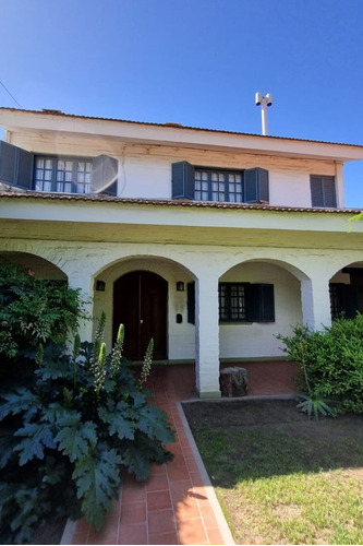 Casa 4 Dormitorios En Savio 1037 - B° Villa Amalia