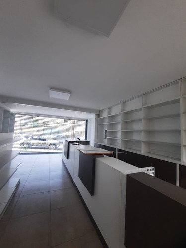 Excelente Local En Alquiler. Barrio General Paz