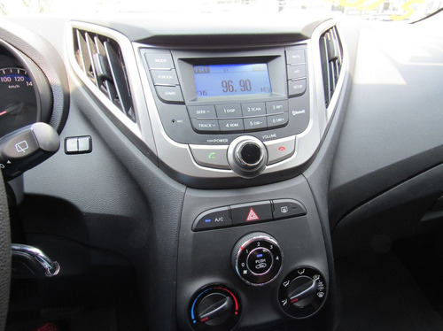 Imagem 11 de 15 de Hyundai Hb20 1.6 Comfort Plus 16v
