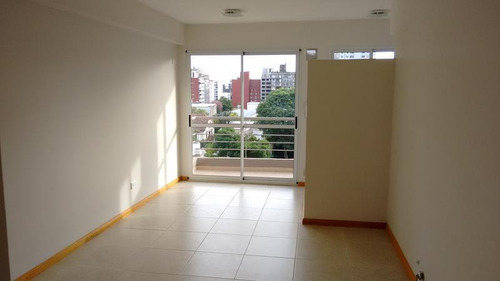 Imagen 2 de 10 de San Juan Y Bv. Oroño !! A Estrenar Escritura Inmediata - Gas Nat Instalado!
