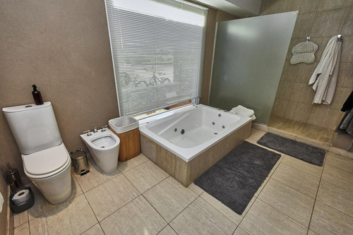 Imagen 28 de 30 de Venta | Casa Con 4 Dormitorios Más Dependencia | Lote Al Agua | El Golf