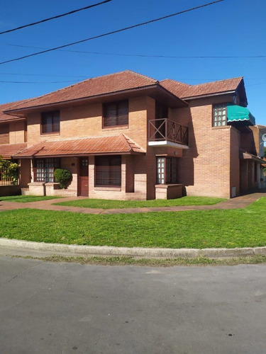 Venta Hermoso Chalet Tipo Duplex Parque Luro