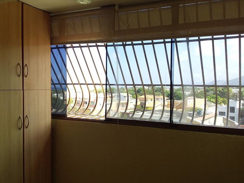 Imagen 3 de 15 de Nelida Lugo Alquila Apartamento Cumboto Norte Puerto Cabello