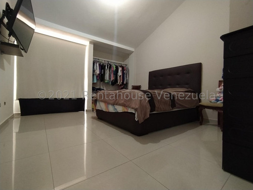 Imagen 9 de 16 de Townhouse El Limón, Sector El Piñal Privado 23-13132 ##