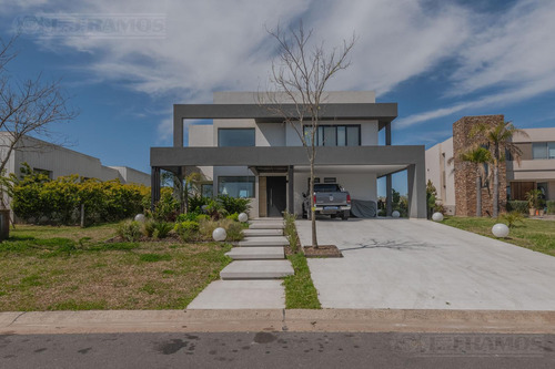 Casa En Muelles -mb- Excelente Ubicación