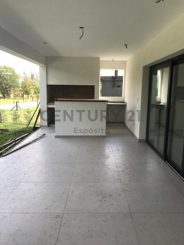 Casa 3 Hab En Una Planta. Lomas De Cb