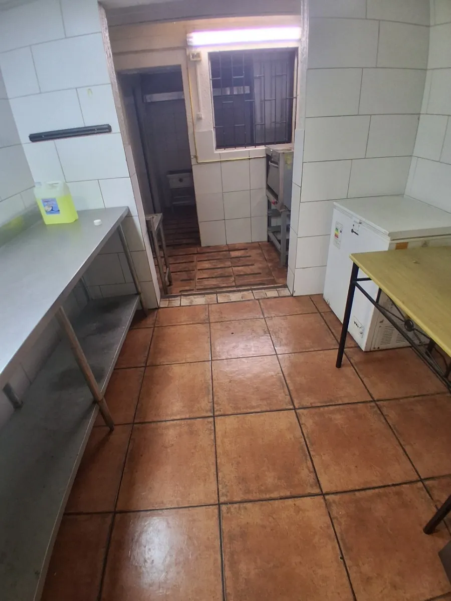 Imagen 4 de 12 de Casa Comercial Av Ossa La Reina Las Condes
