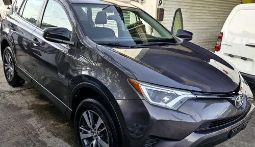 Toyota RAV4 2.5 Le At