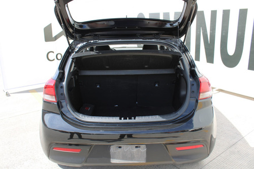 Imagen 7 de 12 de Kia Rio 2018 1.6 Hb Lx Mt