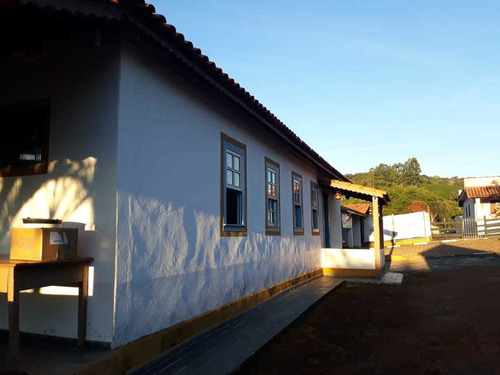 Chácara Em Baependi Sul De Minas Com 20.000 M2, Casa Muito Boa Estilo Colonial , Paiol, Quarto De Materiais, Garagem Coberta . - 255