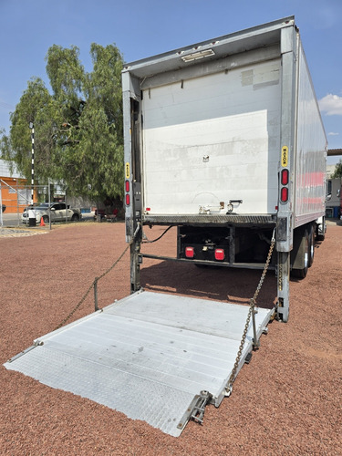 Freightliner M2 Torton Refrigerado 2017 Rabon 8 Metros