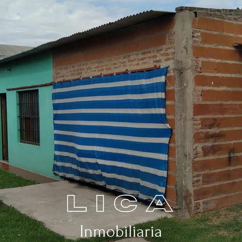 Imagen 6 de 18 de Casa Con Amplio Salón Ubicada En Calle J. Márquez 345 De La Ciudad De San Lorenzo