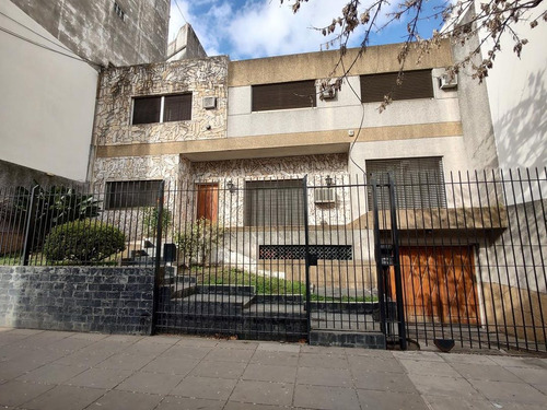 Venta Casa 5 Ambientes Quincho Cochera 2 Autos