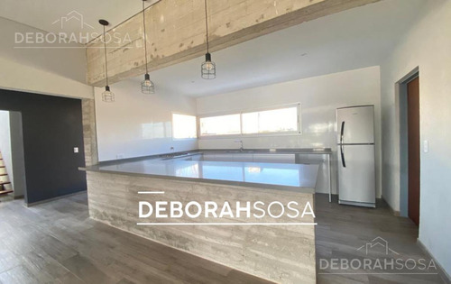 Imagen 3 de 16 de Hermosa Casa En Lote Interno - El Cantón