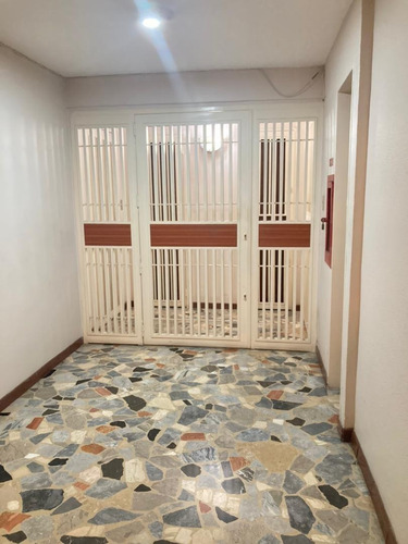 Se Vende Apto 99m2 3h/2b/1pe La Urbina