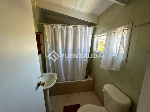 Casa En Venta De 4 Dorm. Rol Propio A 2 Cuadras De La Playa